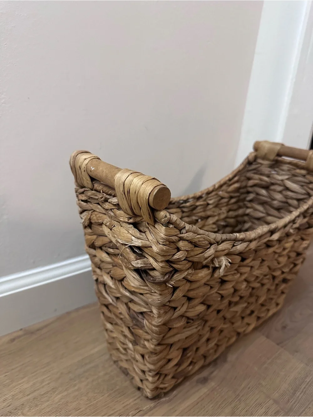 Vintage Boho Woven Seagrass Water Hyacinth Basket With Bamboo Handle Storage Bin